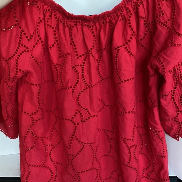 Red Heart Detail Top - Picture 1 of 13